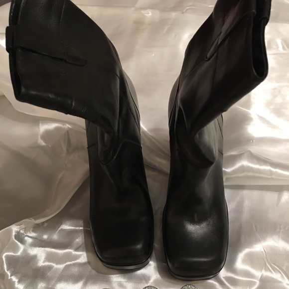 Boots - Picture 5 of 7